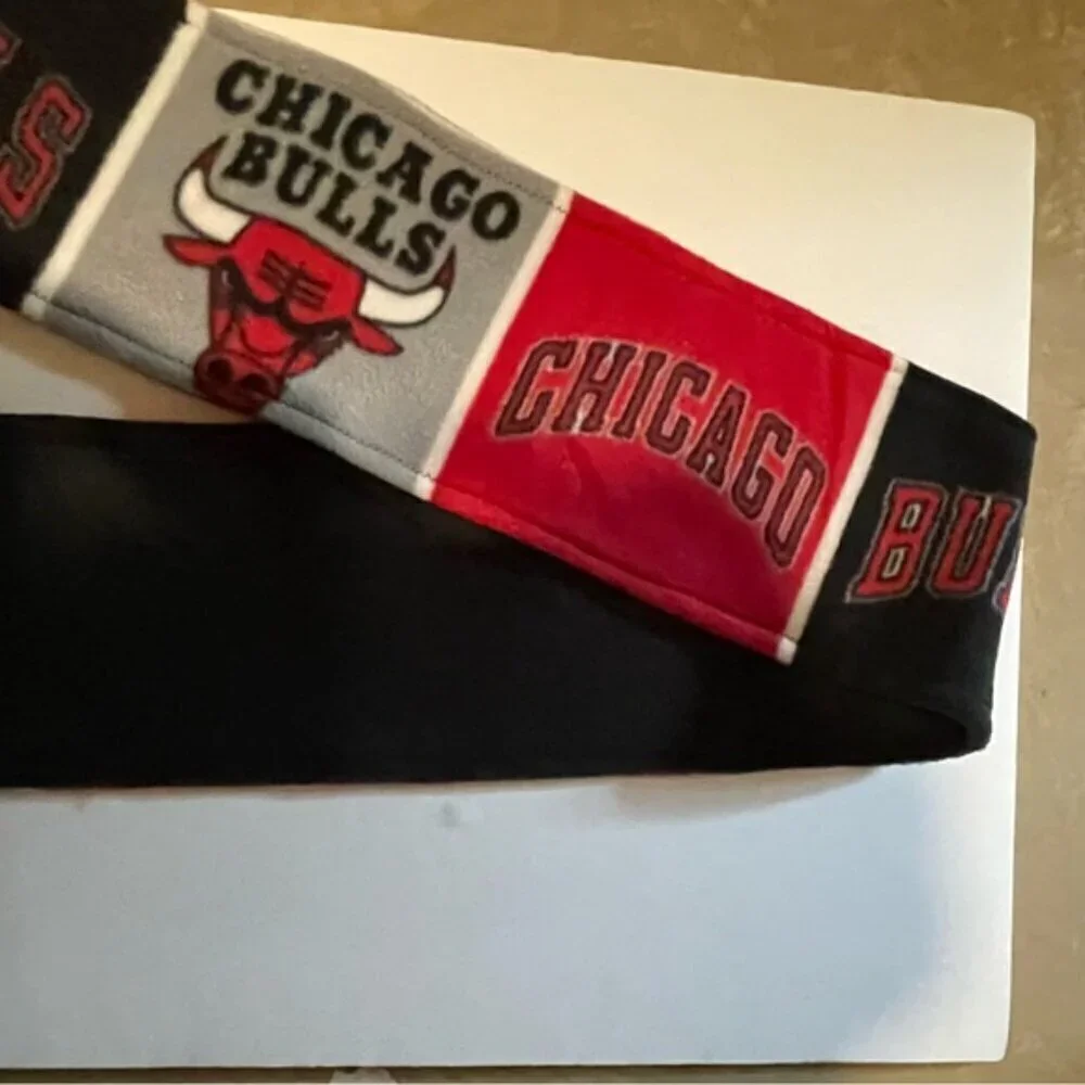 Chicago Bulls Fleece Scarf Block Pattern